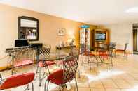 Bar, Kafe, dan Lounge SureStay Plus Hotel by Best Western Elizabethtown Hershey