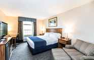 Bedroom 4 SureStay Plus Hotel by Best Western Elizabethtown Hershey