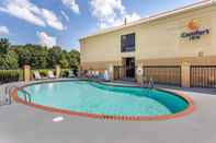 Kolam Renang Comfort Inn Brownsville I-40