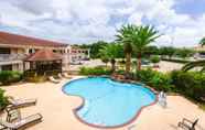 Kolam Renang 5 Best Western Pearland Inn