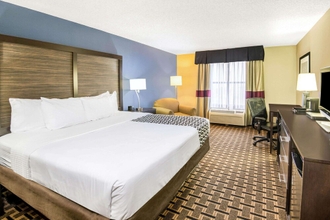 Kamar Tidur 4 La Quinta Inn & Suites by Wyndham Denison - N. Lake Texoma