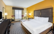 Bilik Tidur 6 La Quinta Inn & Suites by Wyndham Denison - N. Lake Texoma