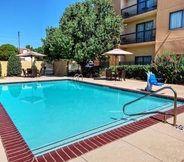 Kolam Renang 2 Courtyard by Marriott Abilene Southwest/Abilene Mall South