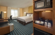 Bedroom 2 Fairfield Inn & Suites by Marriott at Dulles Airport