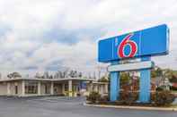 Bên ngoài Motel 6 Winchester, VA