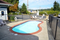 Swimming Pool Bellingham Lodge