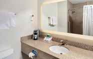 In-room Bathroom 3 Holiday Inn Express Sheboygan-Kohler, an IHG Hotel