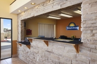 Lobby Days Inn by Wyndham Los Lunas