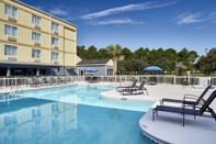 สระว่ายน้ำ Fairfield Inn by Marriott Myrtle Beach Broadway at the Beach