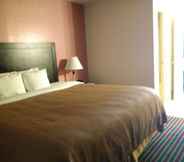 Bedroom 2 Quality Inn & Suites Del Rio