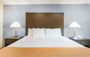 Bedroom 5 Days Inn by Wyndham Wilkes Barre