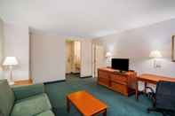 Common Space La Quinta Inn & Suites by Wyndham Nashville Franklin