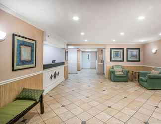 Lobby 2 La Quinta Inn & Suites by Wyndham Nashville Franklin