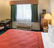Bedroom 5 Quality Inn near Northtown Mall & National Sports Center