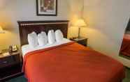 Bedroom 7 Quality Inn near Northtown Mall & National Sports Center