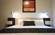 Kamar Tidur 7 The Charles Boutique Hotel & Dining