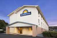 Exterior Days Inn by Wyndham Greenwood SC