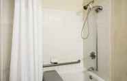 In-room Bathroom 4 Days Inn by Wyndham Greenwood SC