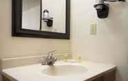 Toilet Kamar 3 Days Inn by Wyndham Greenwood SC