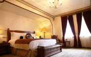 Bedroom 6 Fairmont Peace Hotel