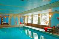 Swimming Pool Hotel Azenberg