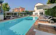 Swimming Pool 4 Jet Hotel, Sure Hotel Collection by Best Western