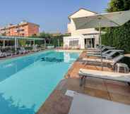 Swimming Pool 4 Jet Hotel, Sure Hotel Collection by Best Western