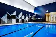 Swimming Pool Mövenpick Hotel Wellington