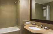 In-room Bathroom 6 Four Points by Sheraton Lahore
