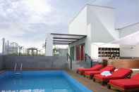 Swimming Pool Radisson Hotel Decapolis Miraflores