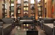 Bar, Kafe, dan Lounge 5 AC Hotel Victoria Suites by Marriott