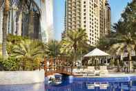 Swimming Pool Habtoor Grand Resort, Autograph Collection