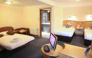 ห้องนอน 3 Ramada by Wyndham Birmingham Sutton Coldfield