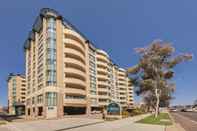 Exterior Adina Serviced Apartments Canberra James Court