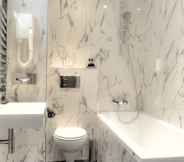 Toilet Kamar 3 Hotel Ascot Opera