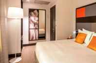 Bedroom Cosmopolita Hotel Rome, Tapestry Collection by Hilton