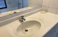 In-room Bathroom 5 Tempo Rent Apart Hotel