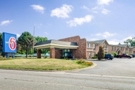 Exterior Motel 6 Waukegan, IL