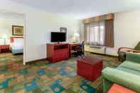 Ruang Umum La Quinta Inn by Wyndham Chicago Willowbrook