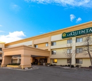 Exterior 2 La Quinta Inn by Wyndham Chicago Willowbrook