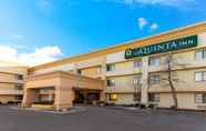 Bangunan 2 La Quinta Inn by Wyndham Chicago Willowbrook