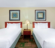 Bedroom 7 La Quinta Inn by Wyndham Chicago Willowbrook