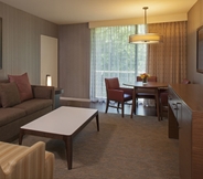 Common Space 3 Hyatt Lodge Oak Brook Chicago