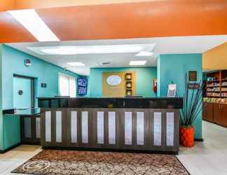 Lobby 2 Comfort Suites Tampa - Brandon
