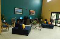Lobby Comfort Suites Tampa - Brandon