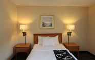 Bedroom 3 La Quinta Inn & Suites by Wyndham Tampa Fairgrounds - Casino