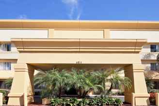 Exterior 4 La Quinta Inn & Suites by Wyndham Tampa Fairgrounds - Casino