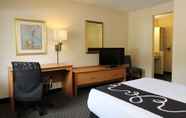 Bedroom 4 La Quinta Inn & Suites by Wyndham Tampa Fairgrounds - Casino