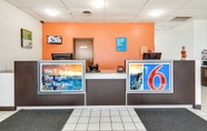 Lobi 6 Motel 6 Longview, TX - North