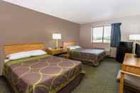 Bedroom Super 8 by Wyndham St. Charles